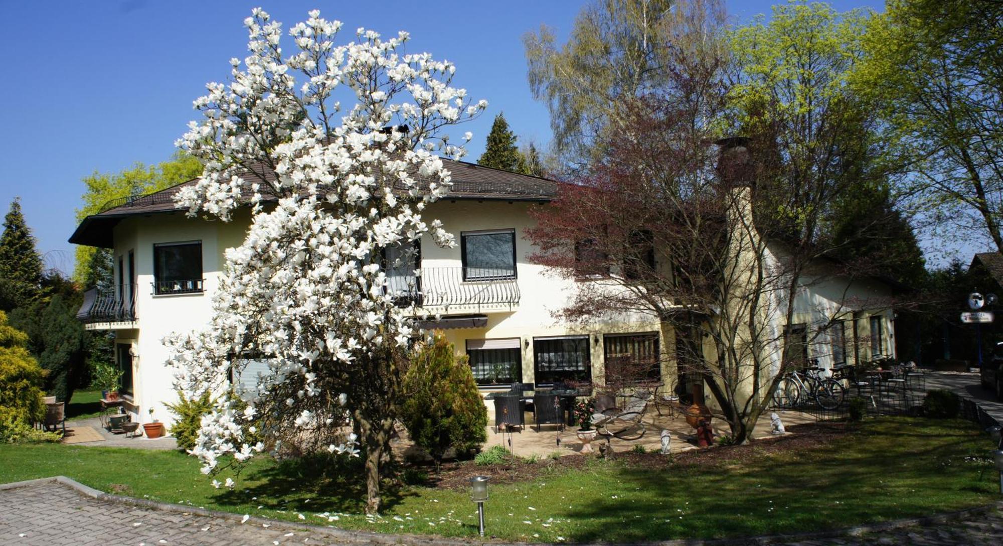 Park Ambiente Friedberg Hotel Фридберг Екстериор снимка